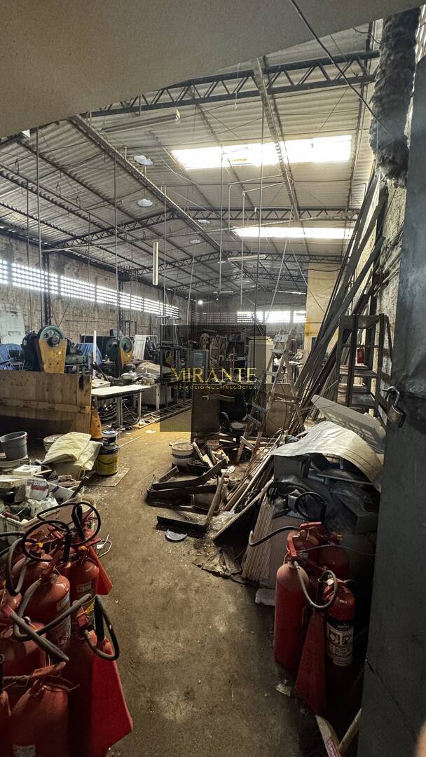 Depósito-Galpão-Armazém à venda, 2050m² - Foto 13